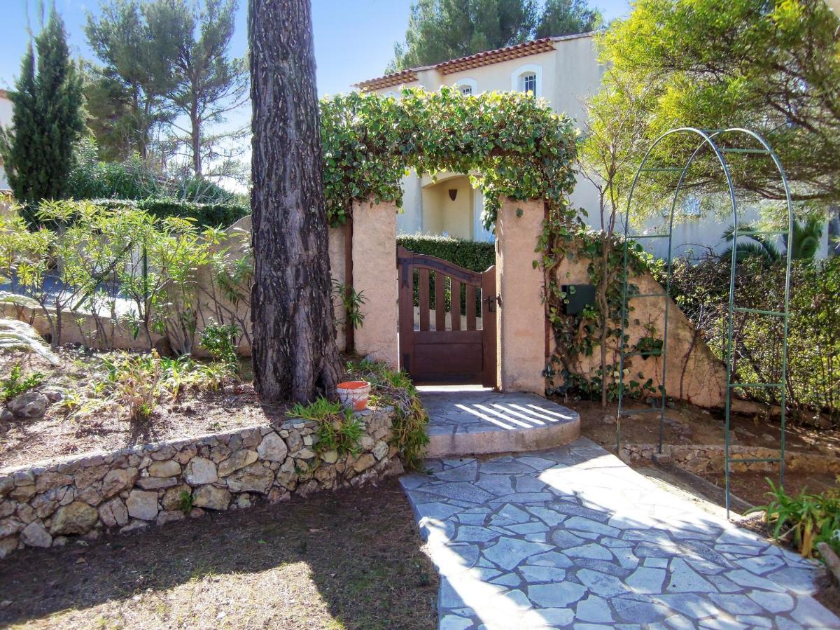 Villa Avec Piscine A Saint-Raphael Et Vue Sur La Montagne Kültér fotó